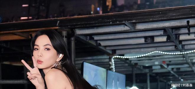 集体沉默”！《浪姐》艺人全覆没！冰球突破众星转发爱国动态台艺人“